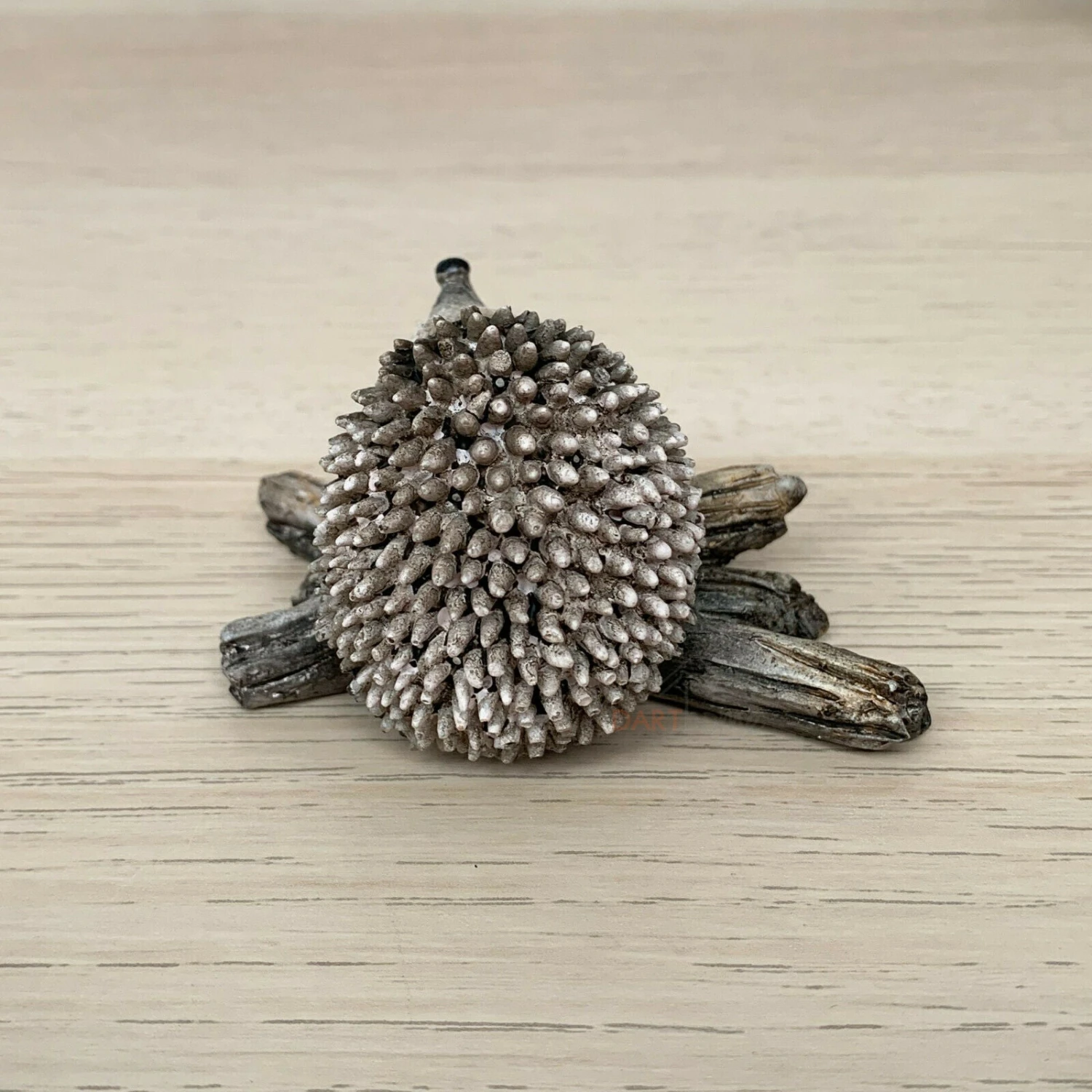 Darthome Limited Miniature Pair Of Hedgehogs On Branch 3 Darthome Limited Miniature Pair Of Hedgehogs On Branch - Image 3