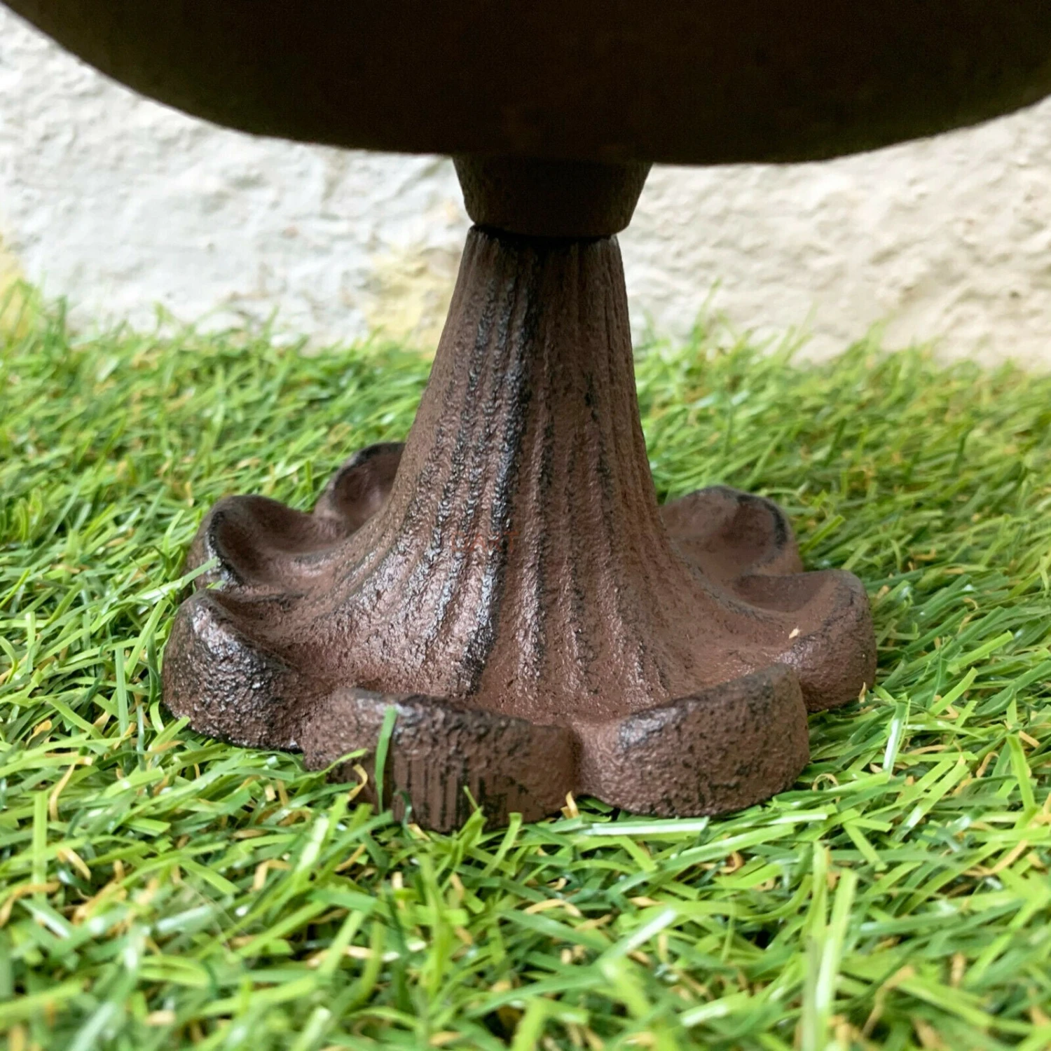 Darthome Limited Cast Iron Flower Bird Bath On Stand 3 Darthome Limited Cast Iron Flower Bird Bath On Stand - Image 3