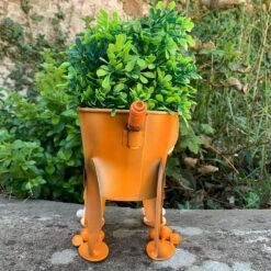 Darthome Limited Metal Wobbly Bulldog Planter 5 Darthome Limited Metal Wobbly Bulldog Planter -Decor Garden Shop 21 9370333d 1405 4d9d 8898 22f24357ea68 2