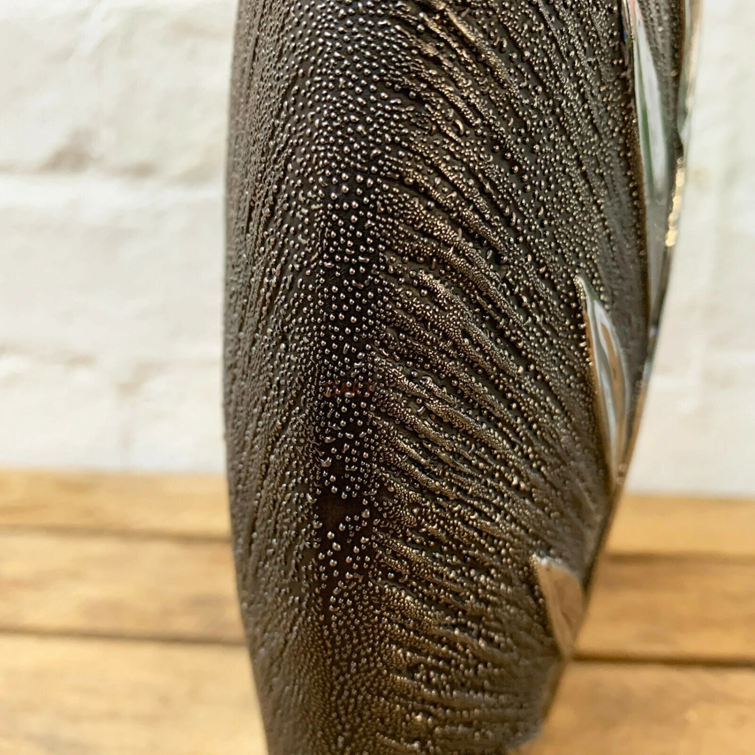 Darthome Limited Ceramic Willow Leaf Vase 3 Darthome Limited Ceramic Willow Leaf Vase - Image 3