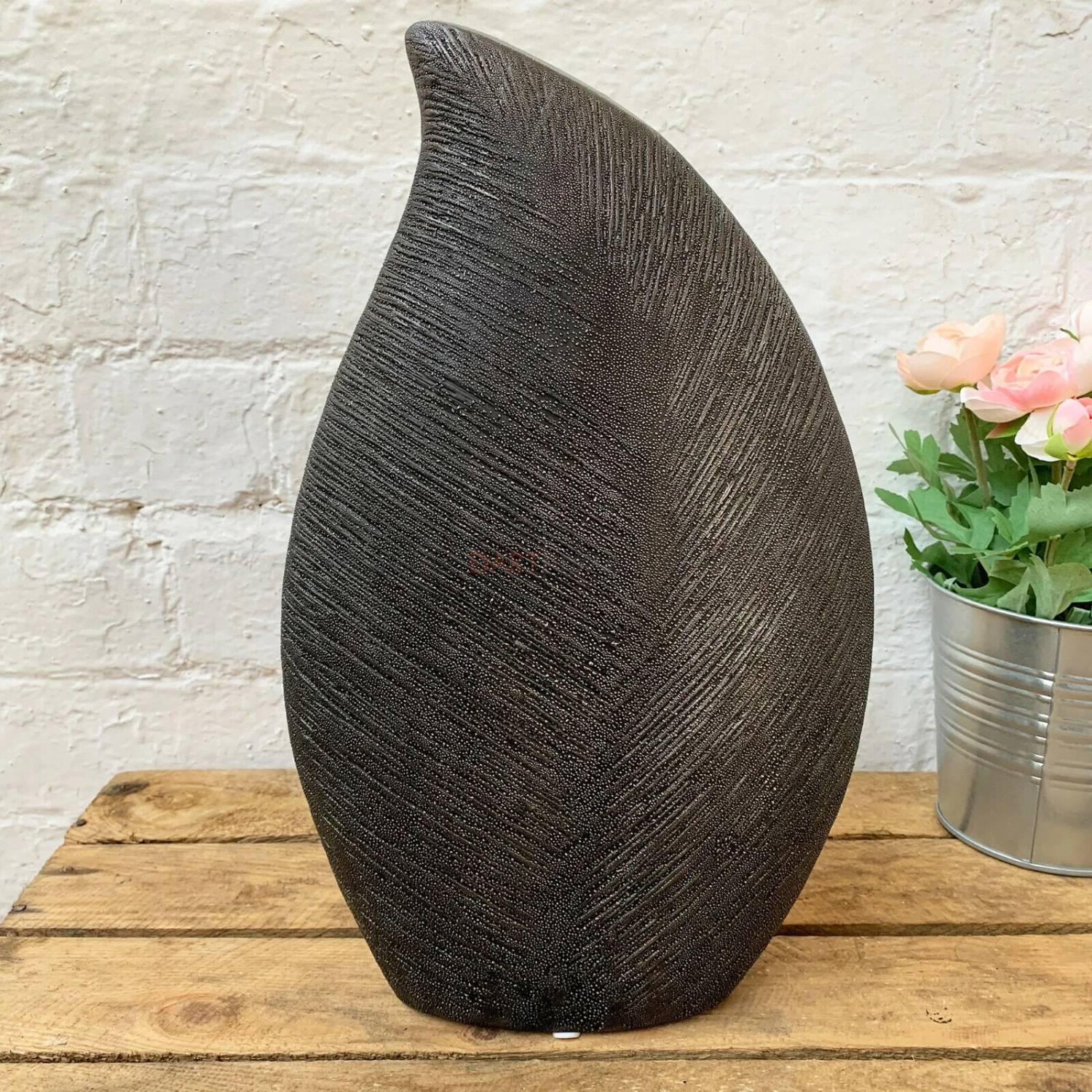 Darthome Limited Ceramic Willow Leaf Vase 4 Darthome Limited Ceramic Willow Leaf Vase - Image 4