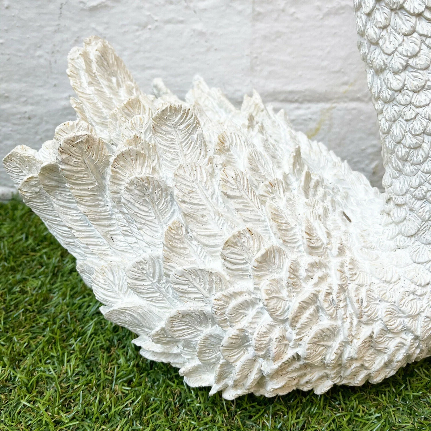 Darthome Limited White Swan Garden Ornament 3 Darthome Limited White Swan Garden Ornament - Image 3