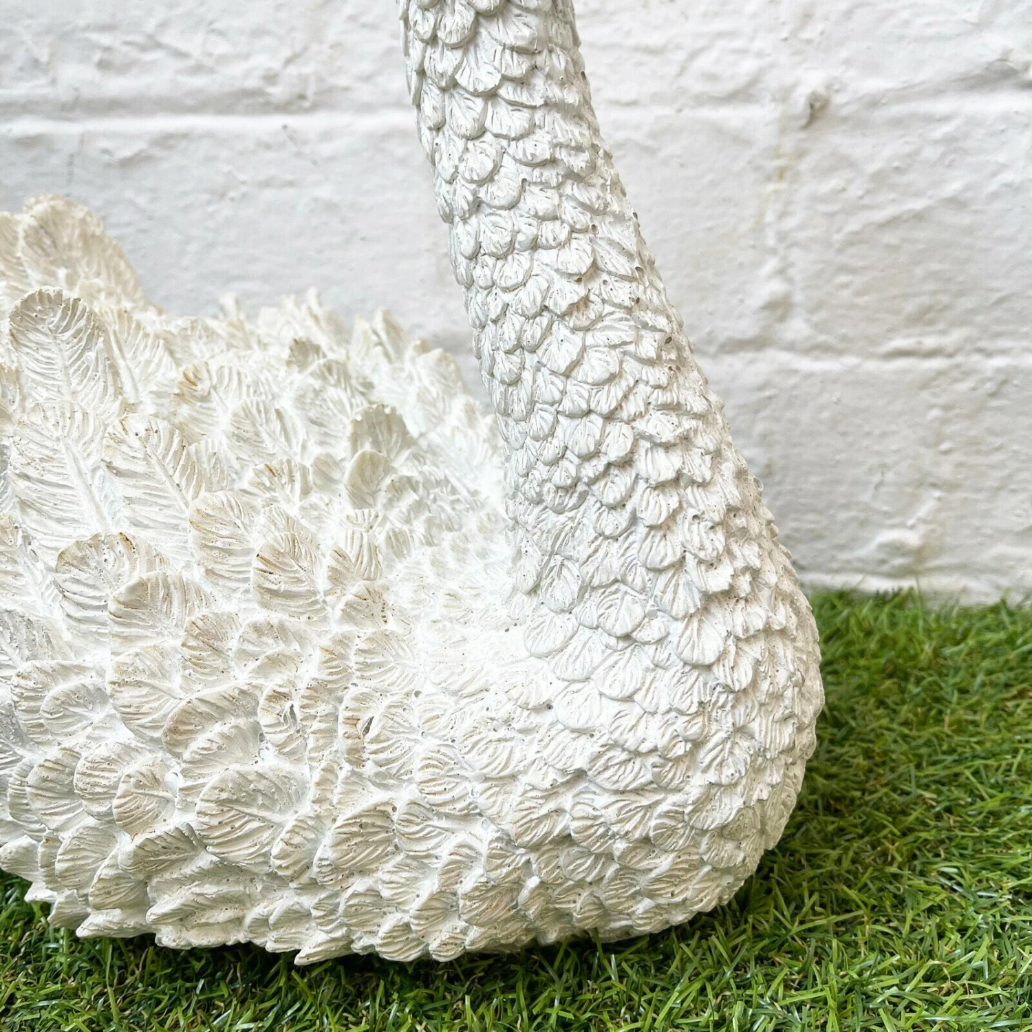 Darthome Limited White Swan Garden Ornament 4 Darthome Limited White Swan Garden Ornament - Image 4