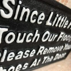 Darthome Limited Fingers Please Remove Shoes Cast Iron Wall Sign -Decor Garden Shop 40 4c800f94 c56f 4ad5 82dc 8080c0fcce28