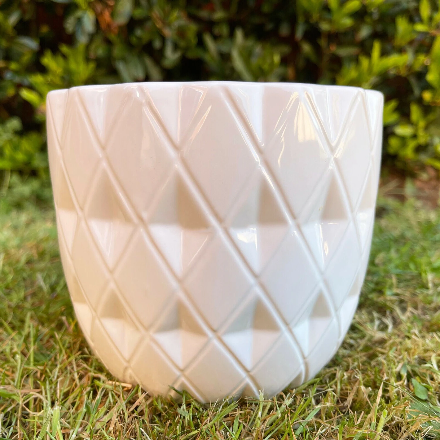 Darthome Limited Ceramic White Geometric Planter 13cm 4 Darthome Limited Ceramic White Geometric Planter 13cm - Image 4