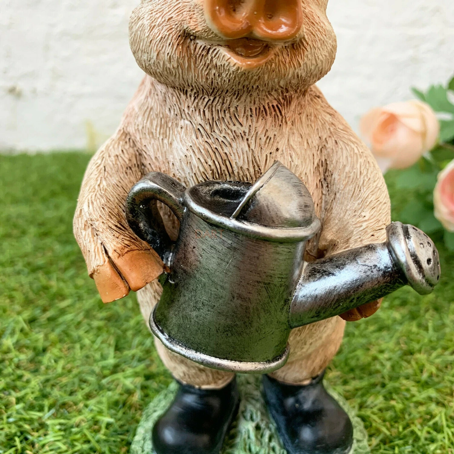 Darthome Limited Pig With Watering Can Ornament 21cm 2 Darthome Limited Pig With Watering Can Ornament 21cm - Image 2