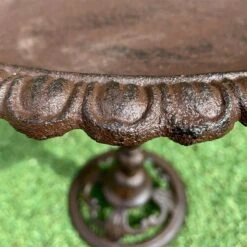 Darthome Limited Cast Iron Bird Feeder On Stand -Decor Garden Shop 49 f4cbe073 6c3b 4e3b b935 dc68a16206c7