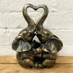 Darthome Limited Distressed Gold Resin Love Elephant Ornament -Decor Garden Shop 58 1aa8c226 d6f4 4ec4 abf4 db20033ff8fa