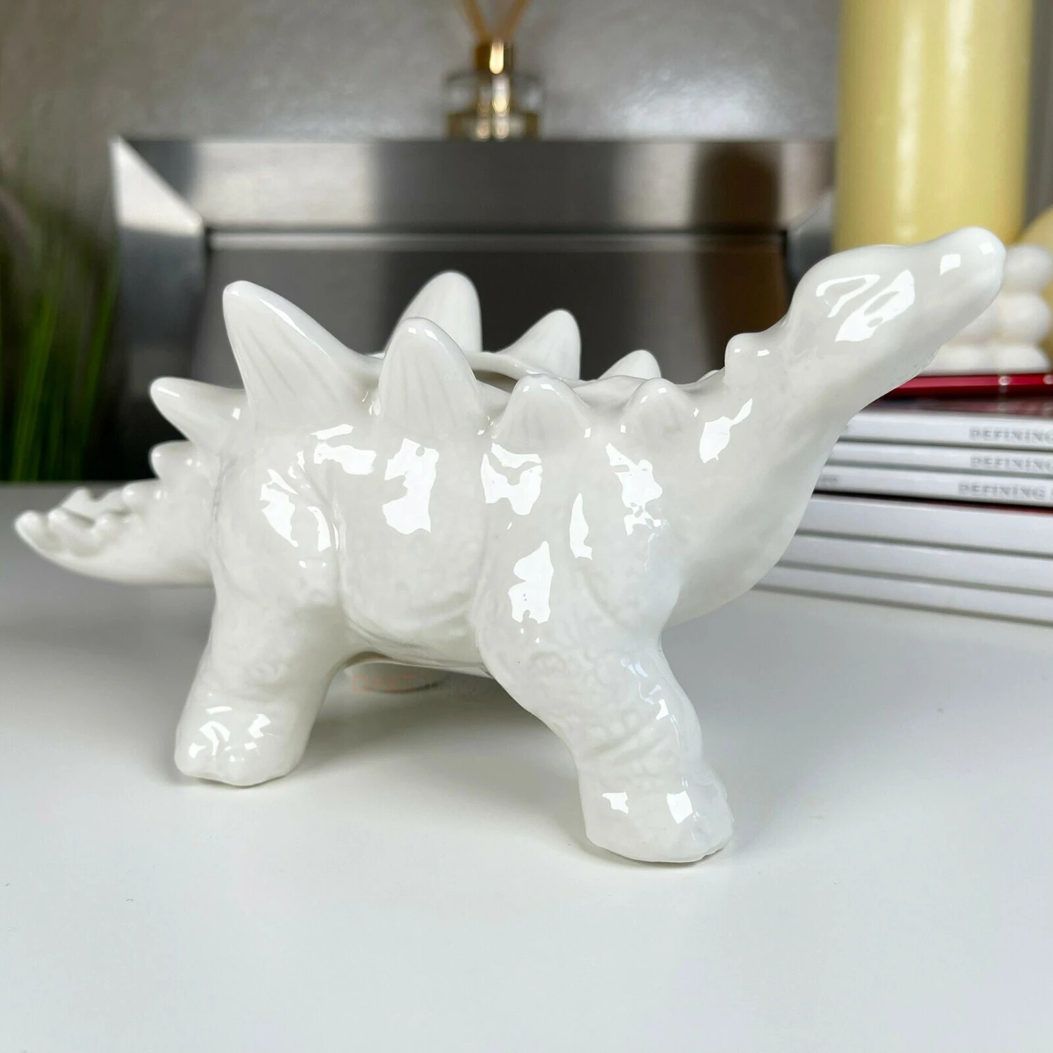 Darthome Limited White Ceramic Stegosaurus Dinosaur Planter 2 Darthome Limited White Ceramic Stegosaurus Dinosaur Planter - Image 2
