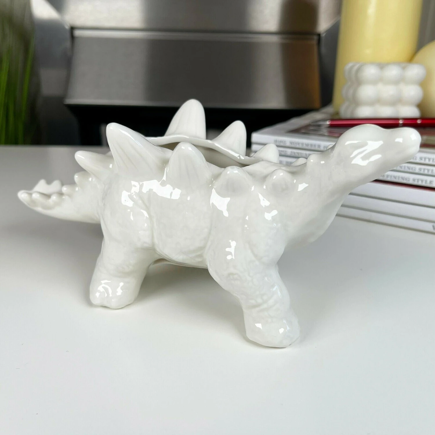 Darthome Limited White Ceramic Stegosaurus Dinosaur Planter 4 Darthome Limited White Ceramic Stegosaurus Dinosaur Planter - Image 4