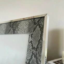 Darthome Limited 4x6" Faux Silver Snakeskin Photo Frame -Decor Garden Shop 93