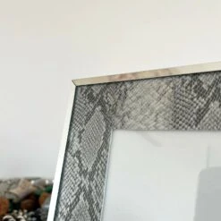 Darthome Limited 4x6" Faux Silver Snakeskin Photo Frame -Decor Garden Shop 94