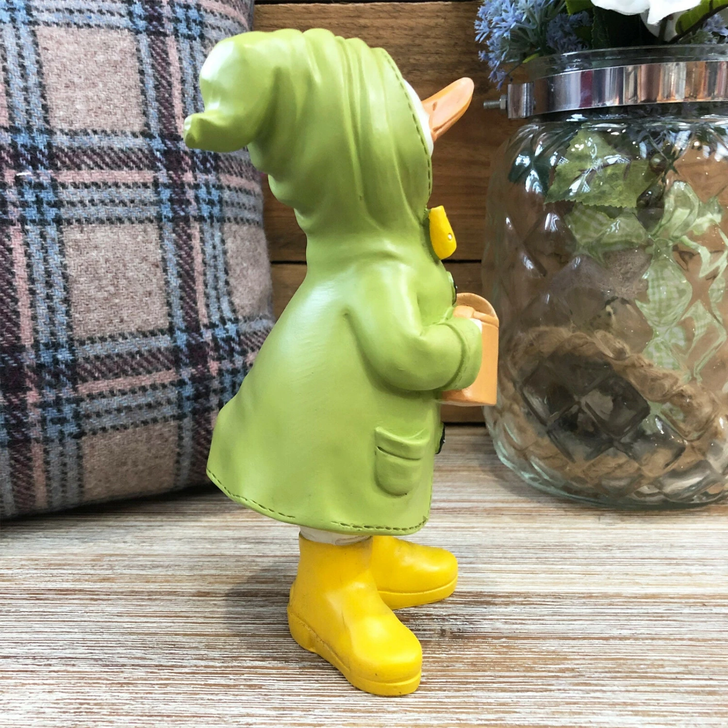 Darthome Limited Resin Puddle Duck With Watering Can Figurine 5 Darthome Limited Resin Puddle Duck With Watering Can Figurine - Image 5