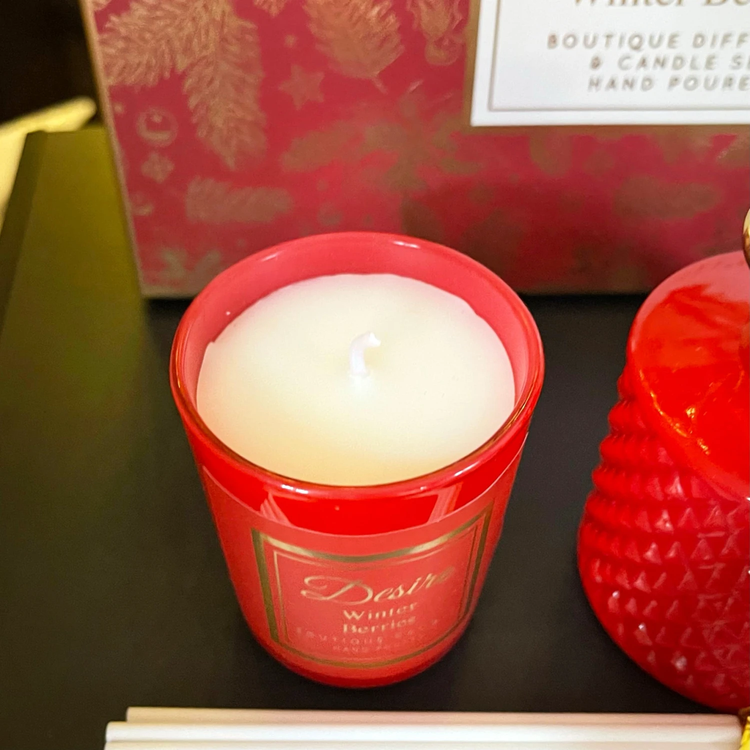 Darthome Limited Winter Berries Christmas Candle Diffuser Gift Set 2 Darthome Limited Winter Berries Christmas Candle Diffuser Gift Set - Image 2