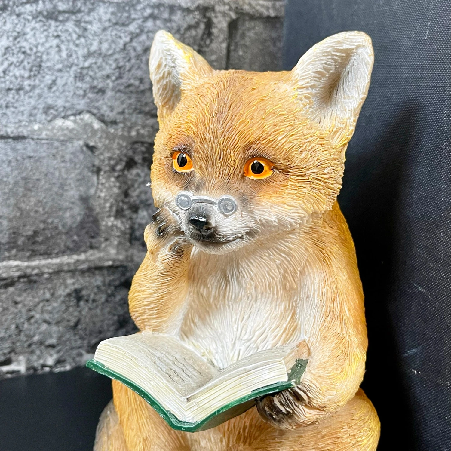 Darthome Limited Resin Reading Fox & Bear Animal Bookends 5 Darthome Limited Resin Reading Fox & Bear Animal Bookends - Image 5