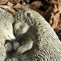 Darthome Limited Stone Cuddling Love Hedgehogs Sculpture -Decor Garden Shop IMG 4984 JPEG