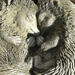 Darthome Limited Stone Cuddling Love Hedgehogs Sculpture -Decor Garden Shop IMG 4987 JPEG