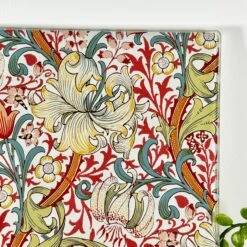 Darthome Limited William Morris Golden Lily Glass Chopping Board -Decor Garden Shop IMG 5553 JPEG