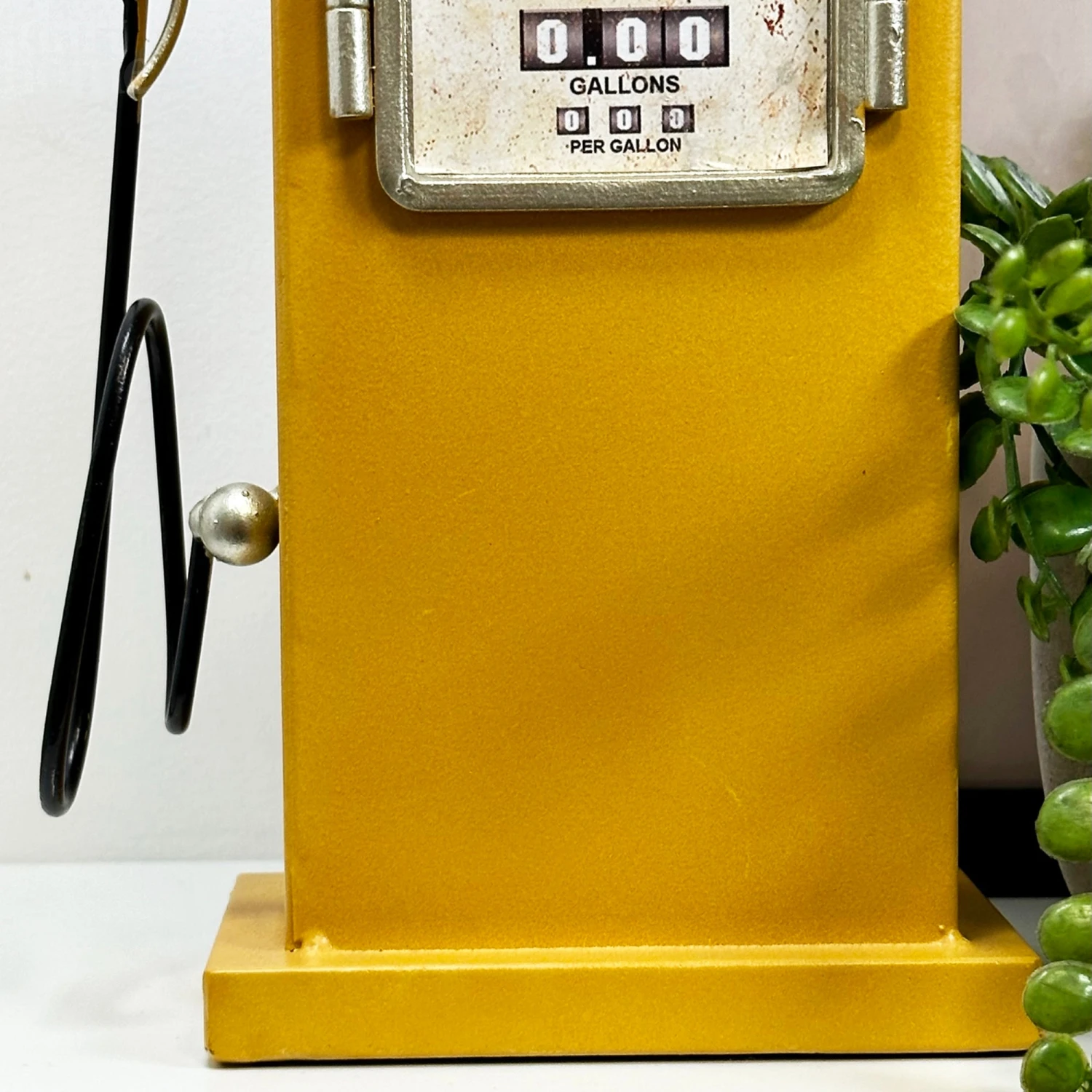 Darthome Limited Yellow Petrol Pump Table Clock 4 Darthome Limited Yellow Petrol Pump Table Clock - Image 4