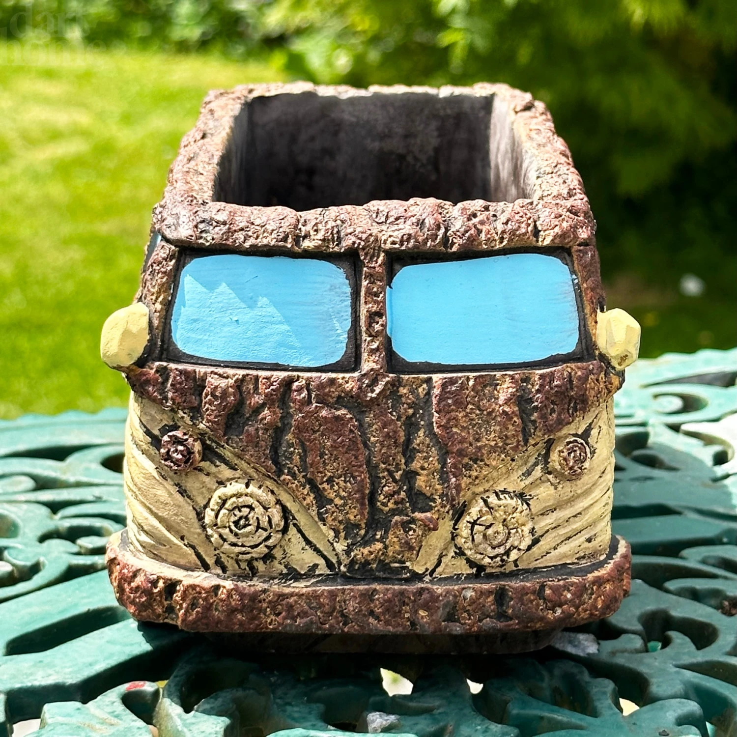Darthome Limited Cement Tree Trunk Campervan Planter 21cm 2 Darthome Limited Cement Tree Trunk Campervan Planter 21cm - Image 2