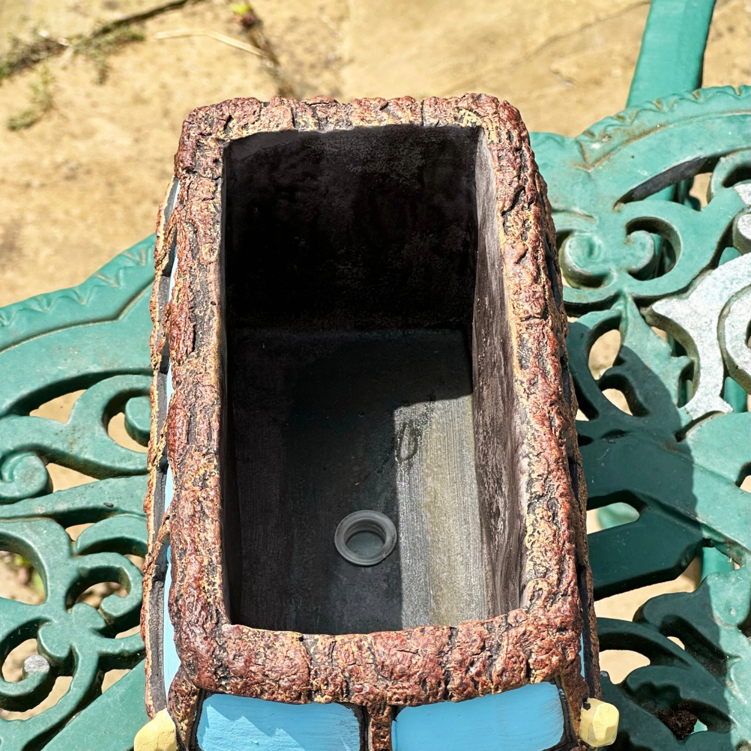 Darthome Limited Cement Tree Trunk Campervan Planter 21cm 3 Darthome Limited Cement Tree Trunk Campervan Planter 21cm - Image 3