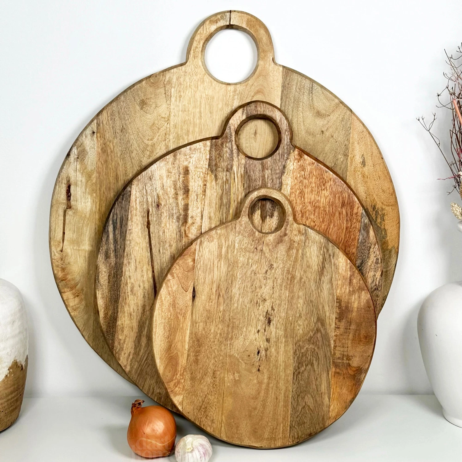 Darthome Limited Mango Wood Ring Handle Chopping Boards 1 Darthome Limited Mango Wood Ring Handle Chopping Boards