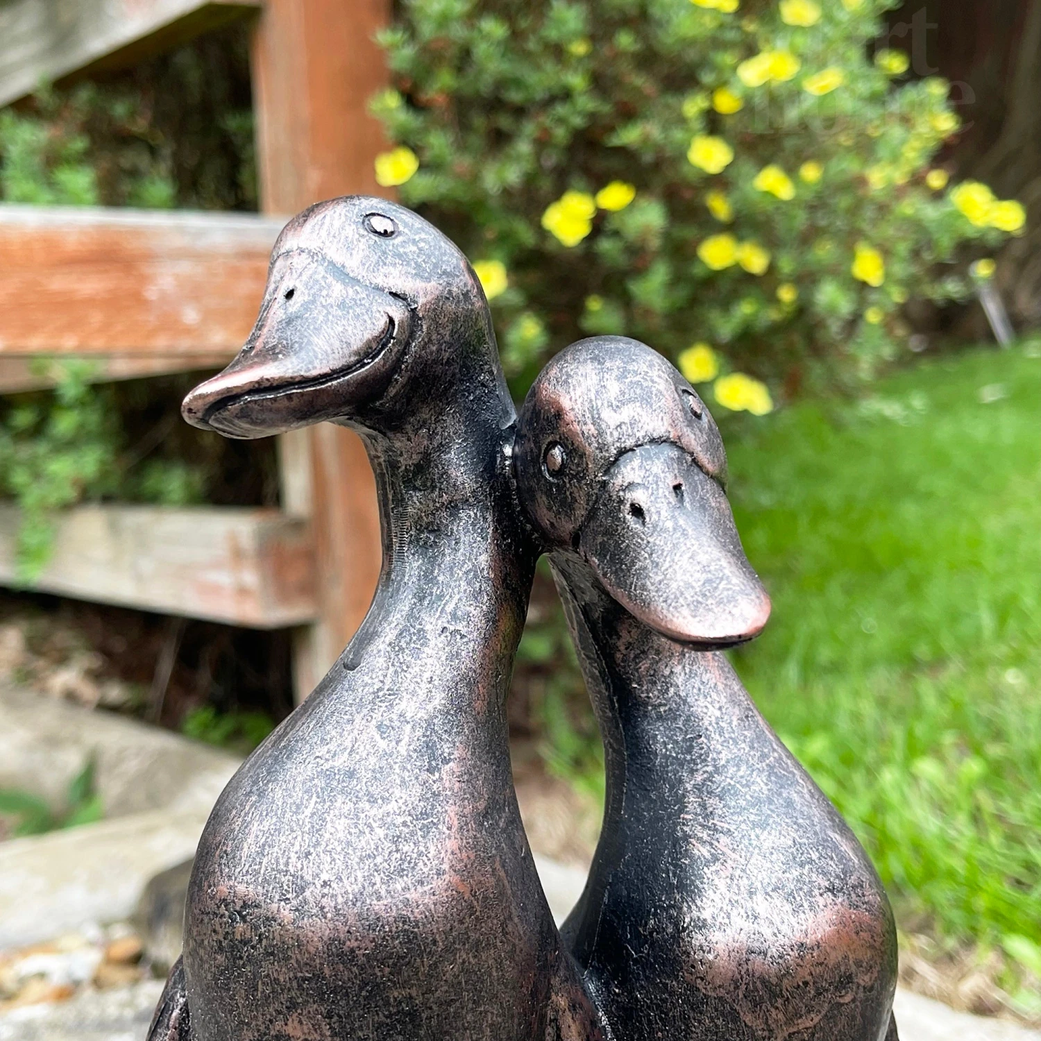 Darthome Limited Resin Pair Of Love Ducks Ornament 2 Darthome Limited Resin Pair Of Love Ducks Ornament - Image 2