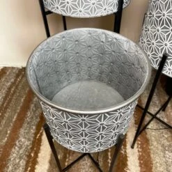 Darthome Limited Set Of 3 Embossed Daisy Chain Drum Planters 10 Darthome Limited Set Of 3 Embossed Daisy Chain Drum Planters -Decor Garden Shop IMG E0725