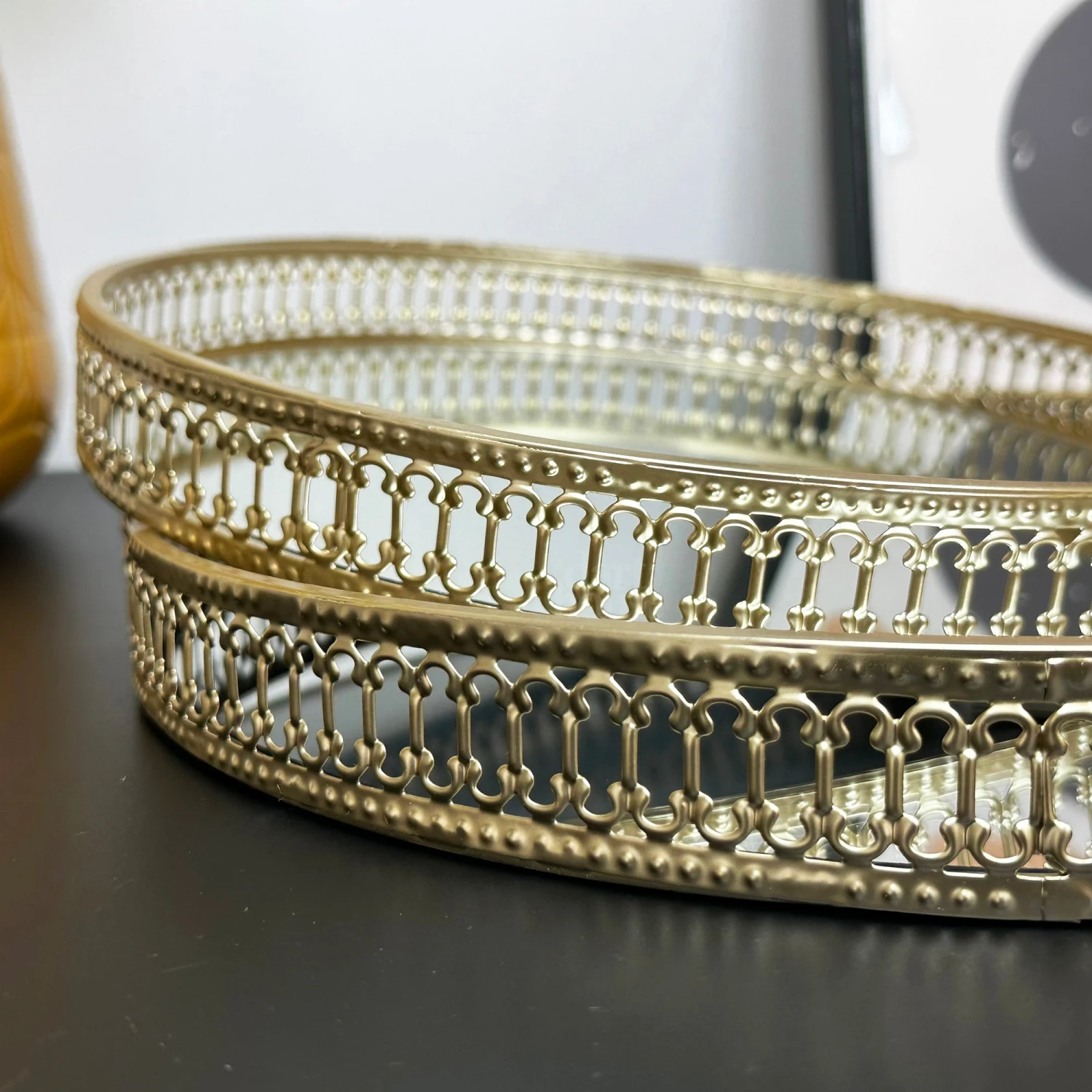 Darthome Limited Set Of 2 Gold Mirror Trays 4 Darthome Limited Set Of 2 Gold Mirror Trays - Image 4