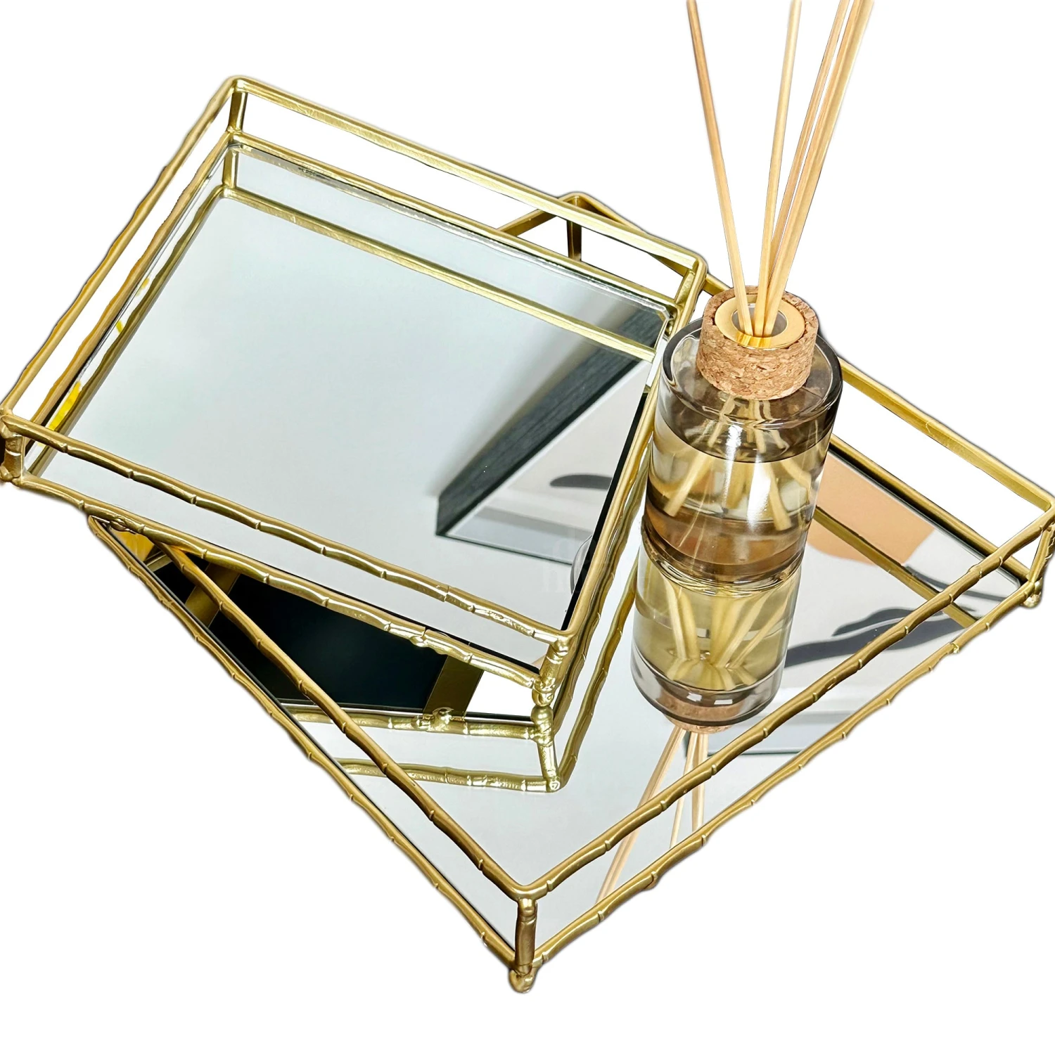 Darthome Limited Set Of 2 Square Gold Mirrored Trays 8 Darthome Limited Set Of 2 Square Gold Mirrored Trays - Image 8