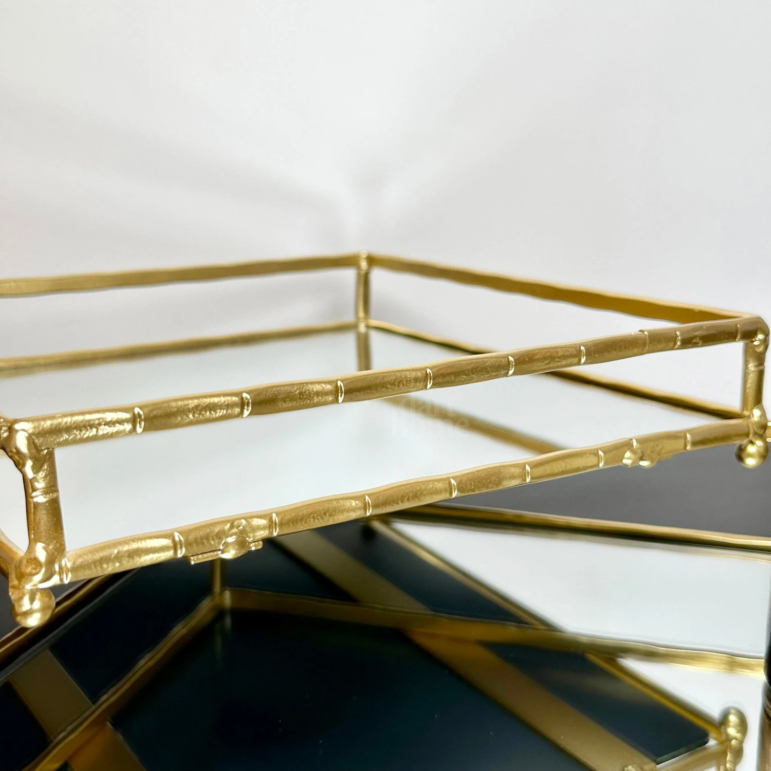 Darthome Limited Set Of 2 Square Gold Mirrored Trays 5 Darthome Limited Set Of 2 Square Gold Mirrored Trays - Image 5