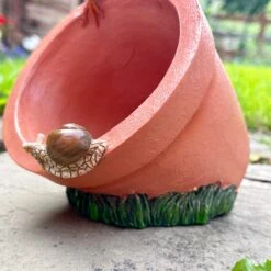 Darthome Limited Robin On Plant Pot Bird Feeder 9 Darthome Limited Robin On Plant Pot Bird Feeder -Decor Garden Shop IMG E1296