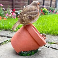 Darthome Limited Robin On Plant Pot Bird Feeder 11 Darthome Limited Robin On Plant Pot Bird Feeder -Decor Garden Shop IMG E1298
