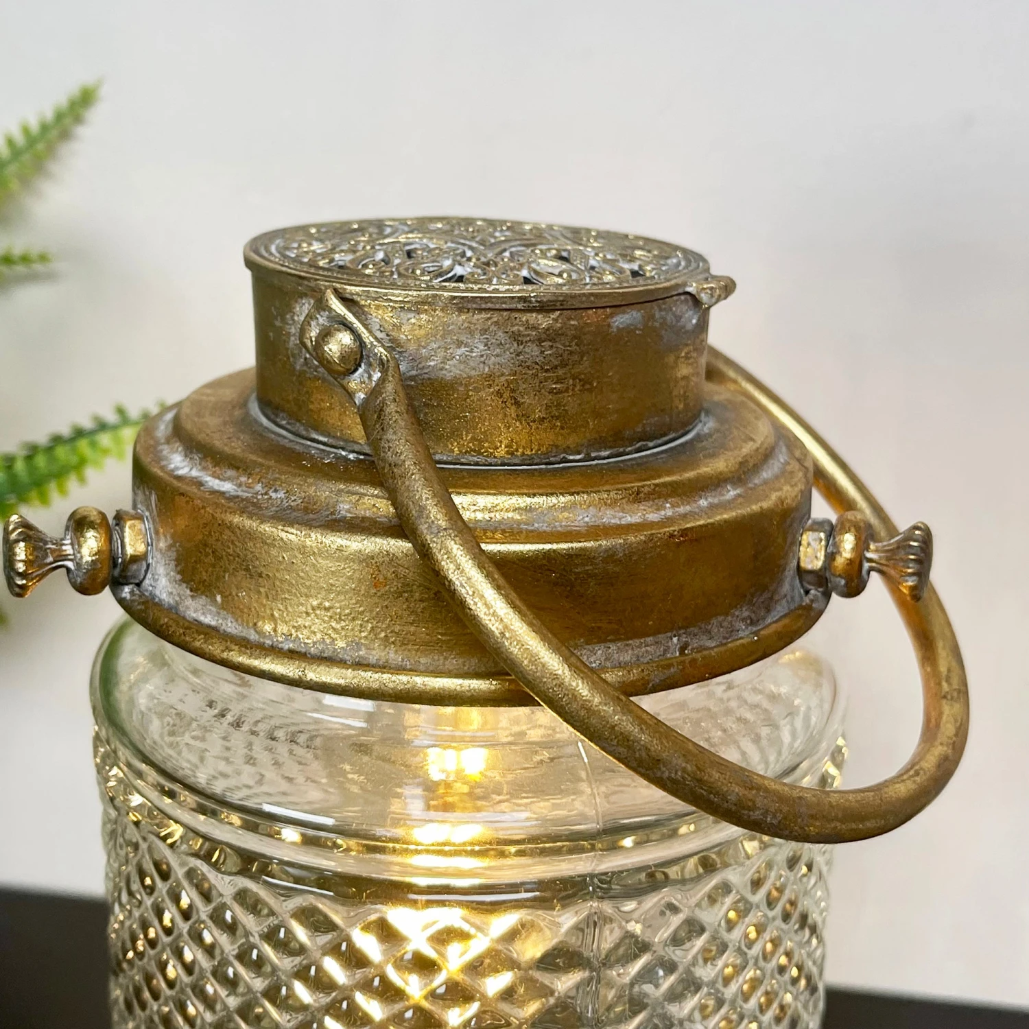 Darthome Limited Battery Powered Glass Gold LED Glass Light 4 Darthome Limited Battery Powered Glass Gold LED Glass Light - Image 4