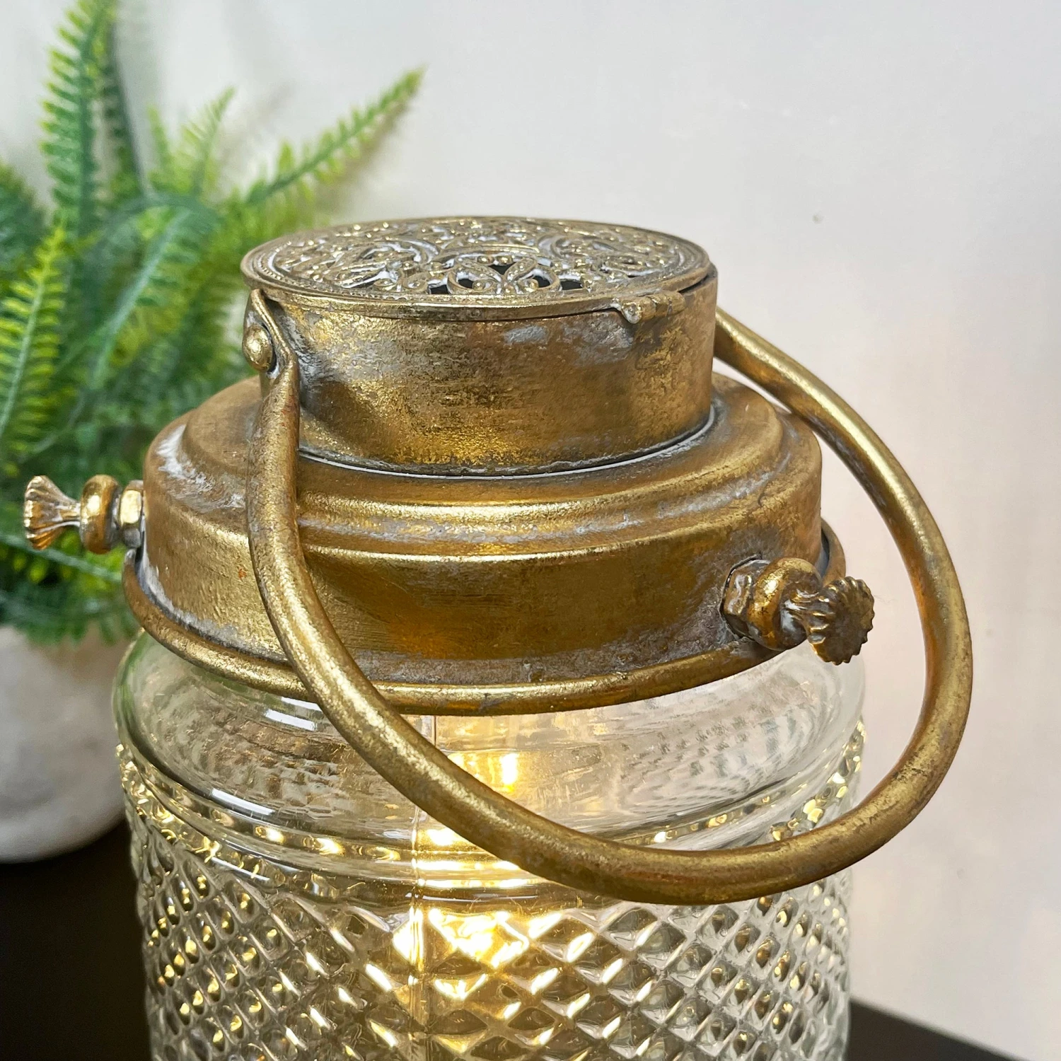 Darthome Limited Battery Powered Glass Gold LED Glass Light 6 Darthome Limited Battery Powered Glass Gold LED Glass Light - Image 6