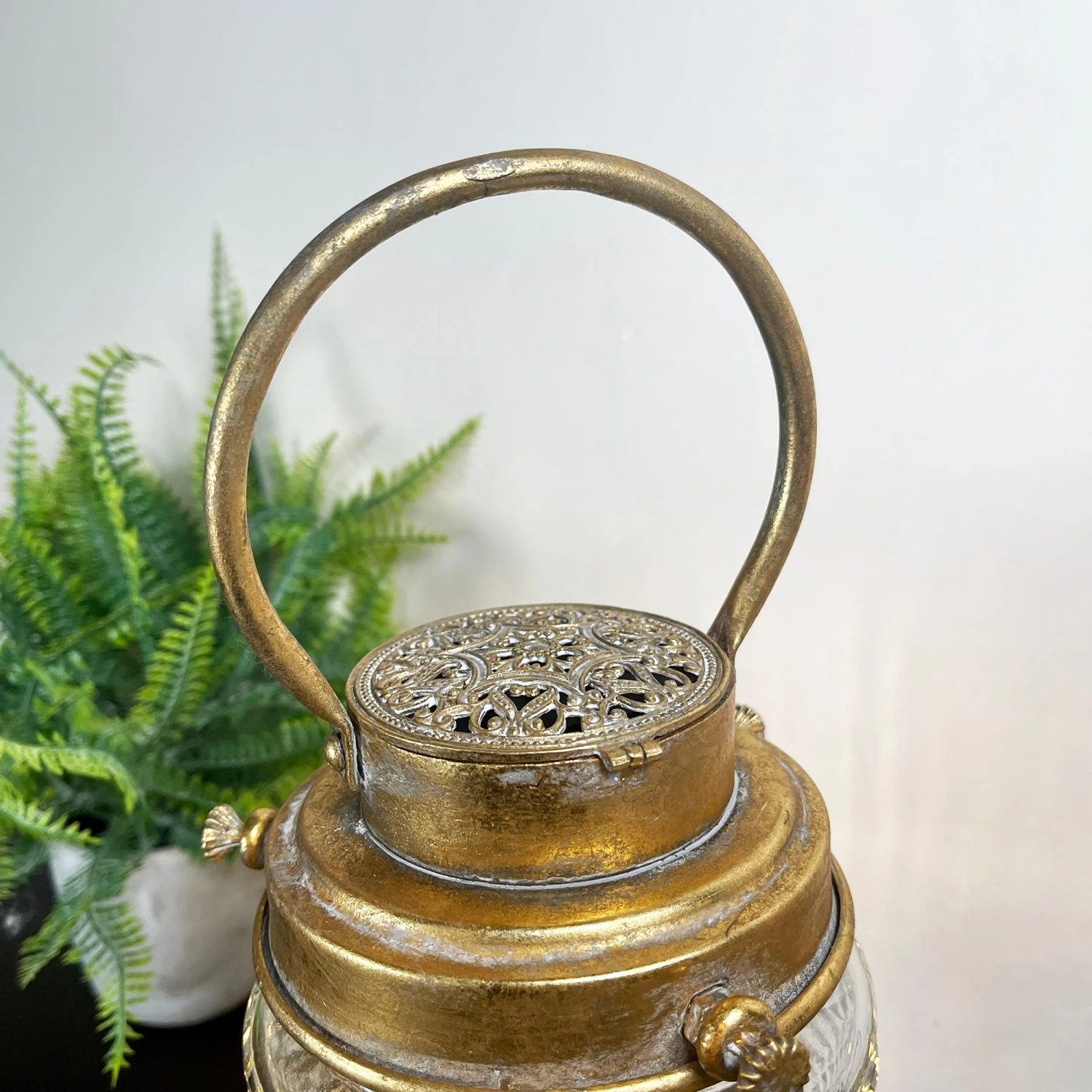 Darthome Limited Battery Powered Glass Gold LED Glass Light 8 Darthome Limited Battery Powered Glass Gold LED Glass Light - Image 8