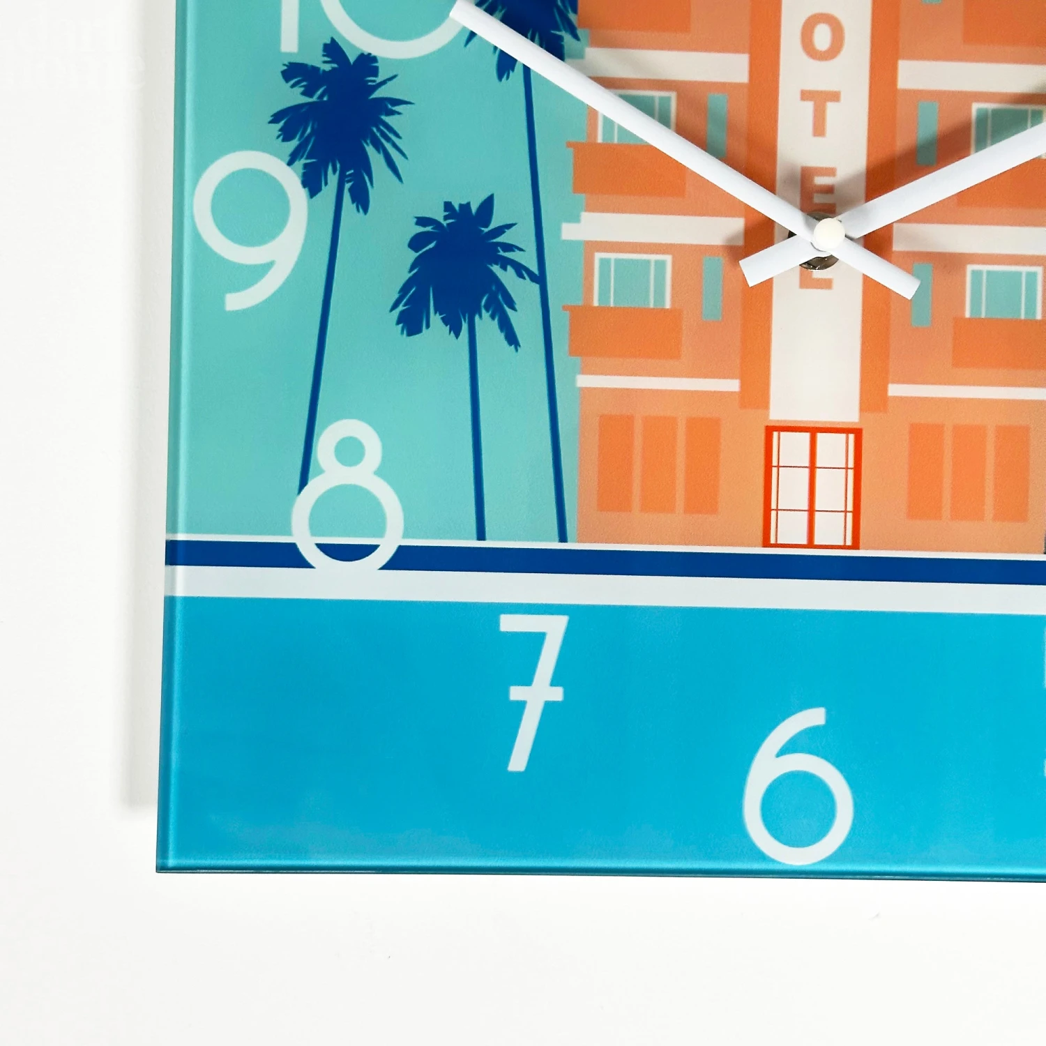 Darthome Limited South Beach Hotel Glass Wall Clock 6 Darthome Limited South Beach Hotel Glass Wall Clock - Image 6