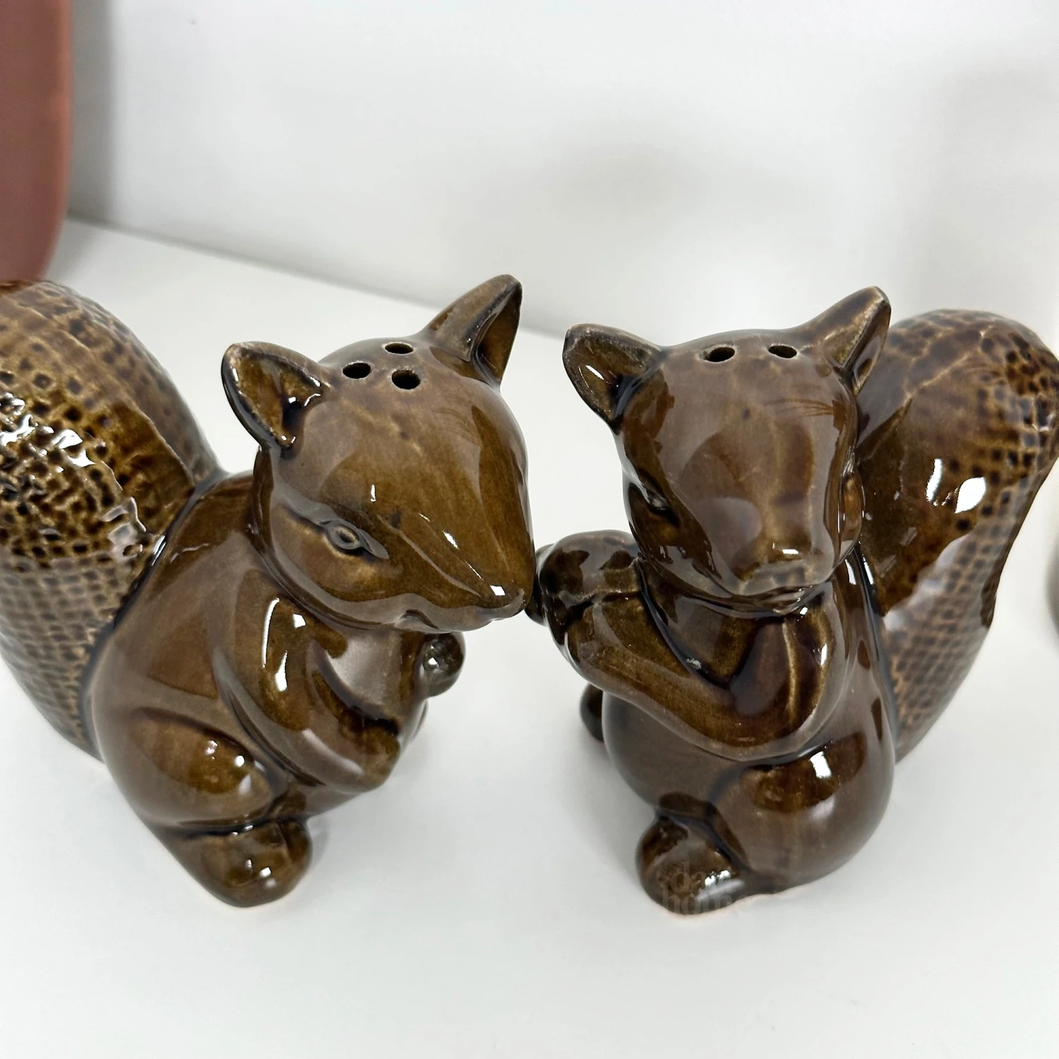 Darthome Limited Reactive Glaze Squirrel Salt And Pepper Set 4 Darthome Limited Reactive Glaze Squirrel Salt And Pepper Set - Image 4