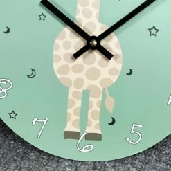 Darthome Limited Green Round Giraffe Childrens Wall Clock -Decor Garden Shop IMG E2121 c8b7c450 35dd 4936 8709 92855ddd46dc