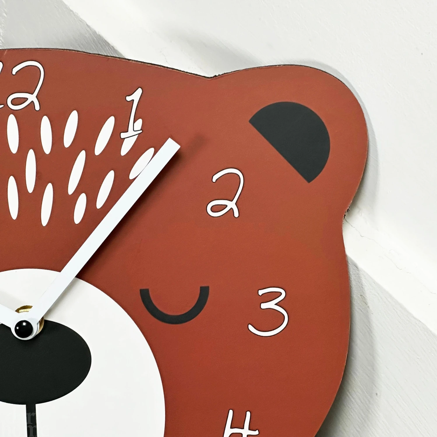 Darthome Limited Brown Bear Head Childrens Wall Clock 3 Darthome Limited Brown Bear Head Childrens Wall Clock - Image 3