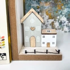 Darthome Limited Wooden House Bookends Set -Decor Garden Shop IMG E2230