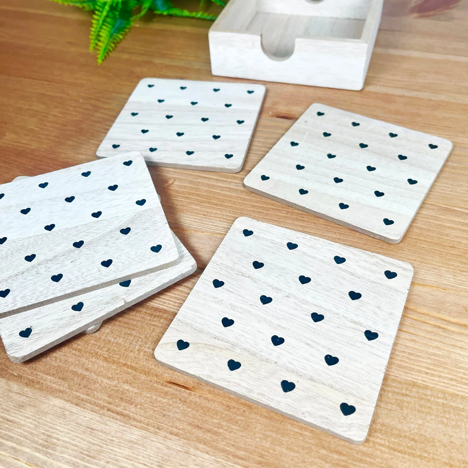 Darthome Limited Set Of 6 Natural Love Heart Coasters With Storage Box 2 Darthome Limited Set Of 6 Natural Love Heart Coasters With Storage Box - Image 2