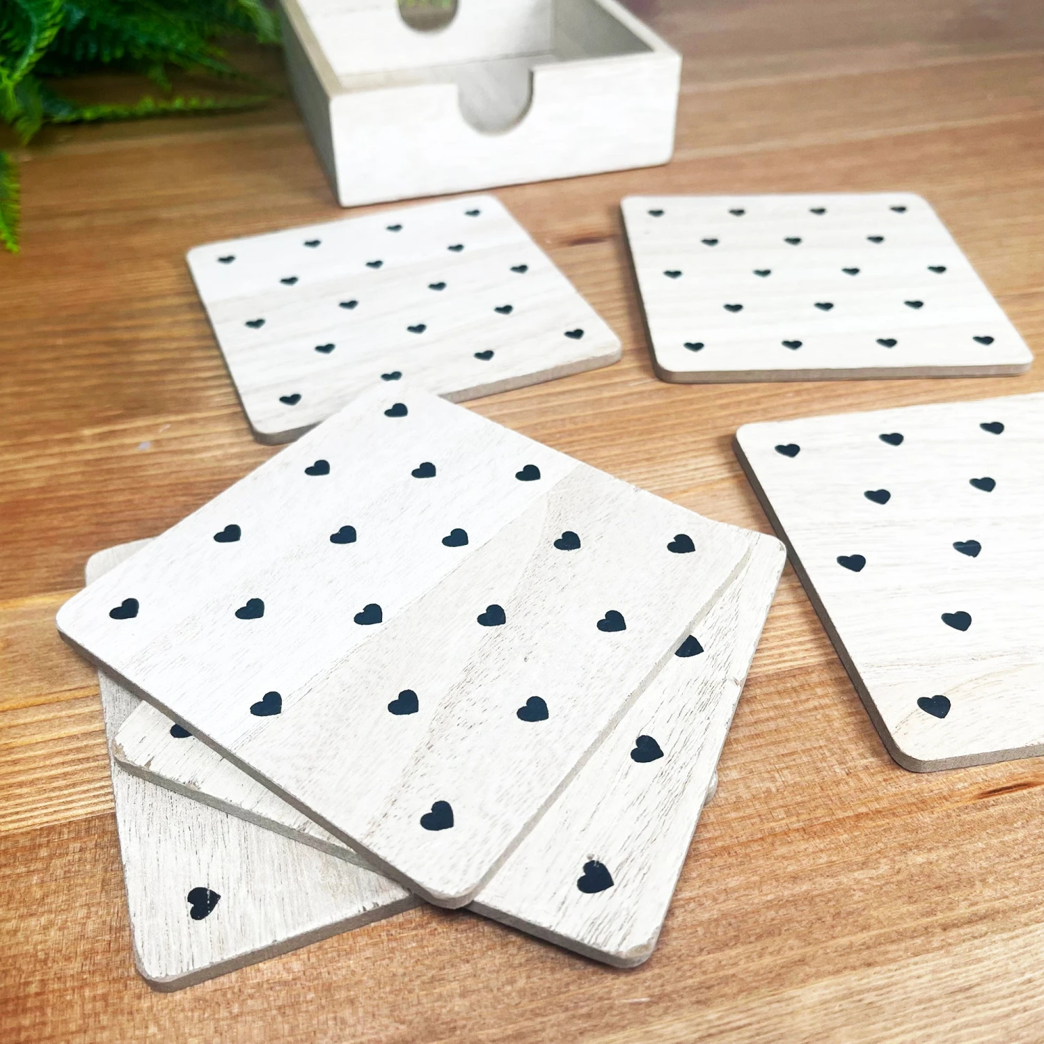 Darthome Limited Set Of 6 Natural Love Heart Coasters With Storage Box 3 Darthome Limited Set Of 6 Natural Love Heart Coasters With Storage Box - Image 3