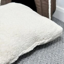 Darthome Limited Petface Brown Luxury Igloo Cat Bed -Decor Garden Shop IMG E2507