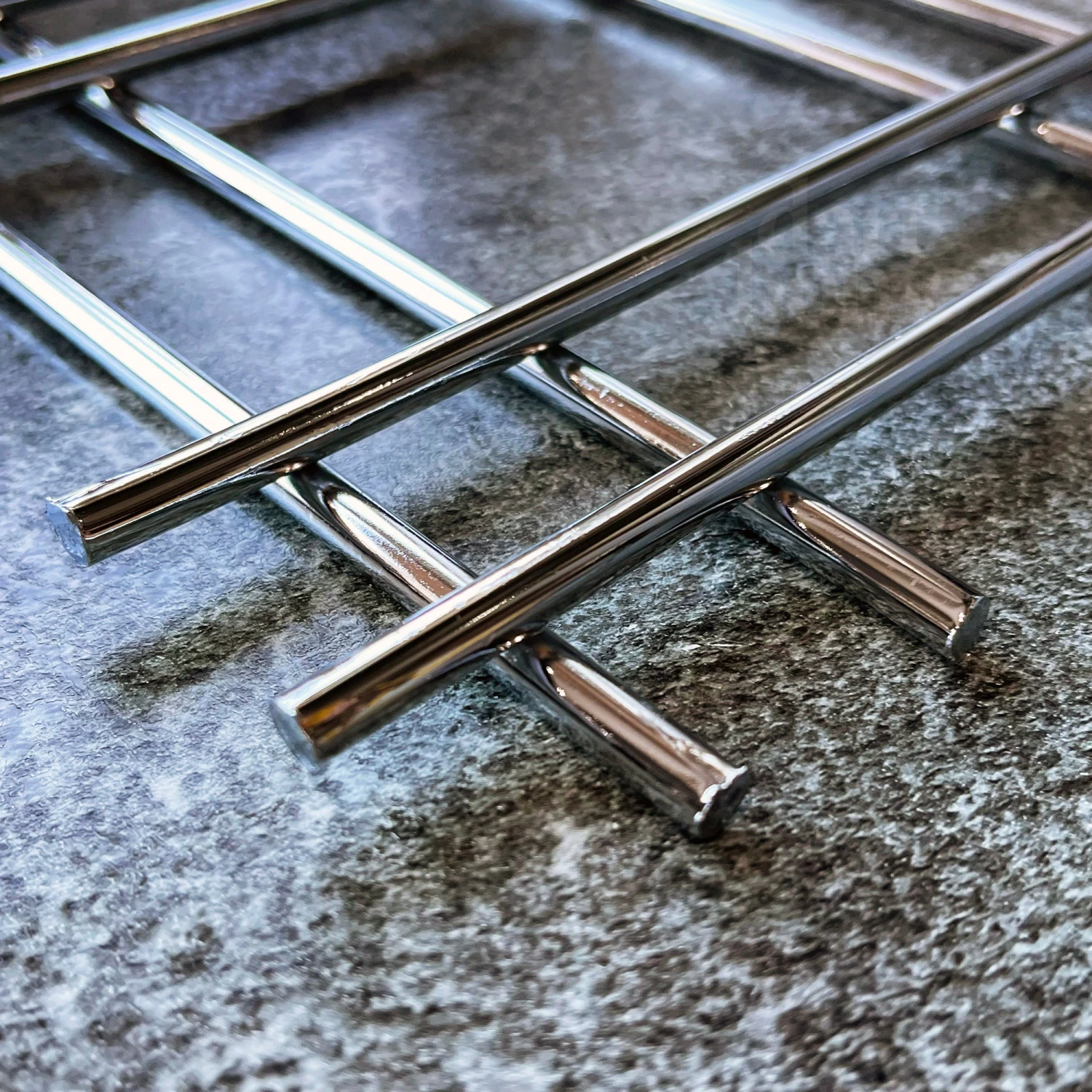 Darthome Limited Cast Iron Chrome Square Trivet 20cm 2 Darthome Limited Cast Iron Chrome Square Trivet 20cm - Image 2