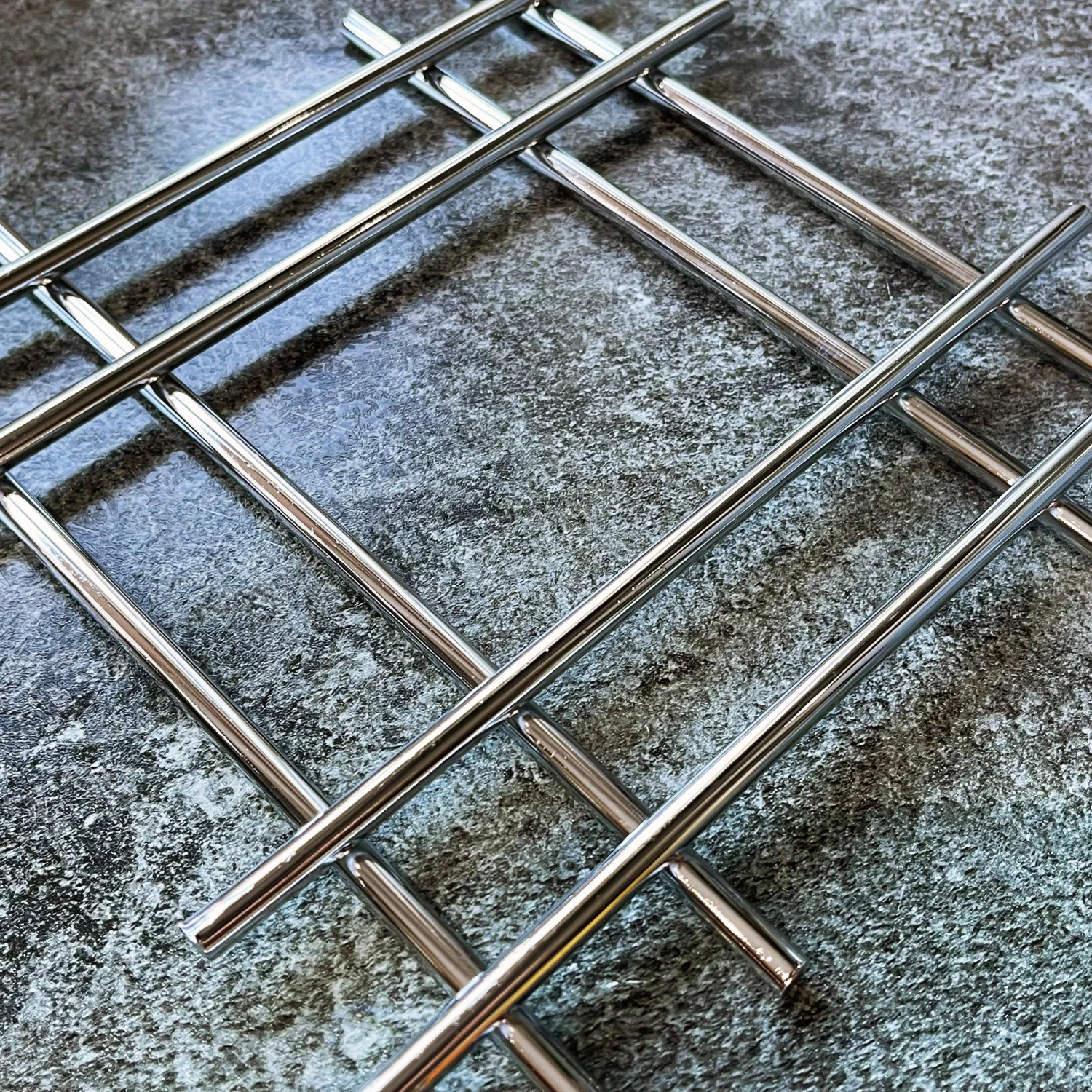 Darthome Limited Cast Iron Chrome Square Trivet 20cm 3 Darthome Limited Cast Iron Chrome Square Trivet 20cm - Image 3