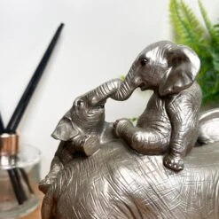 Darthome Limited Silver Elephant With Calves Ornament -Decor Garden Shop IMG E3137 1