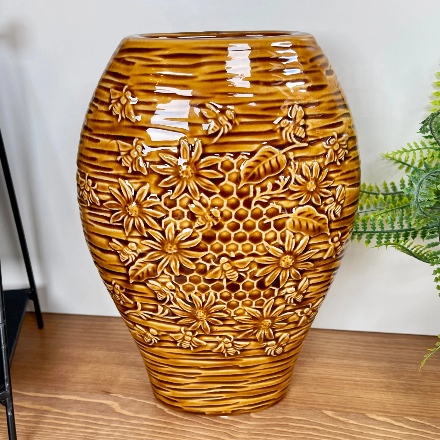 Darthome Limited Ceramic Golden Bees Vase 1 Darthome Limited Ceramic Golden Bees Vase
