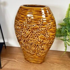 Darthome Limited Ceramic Golden Bees Vase 8 Darthome Limited Ceramic Golden Bees Vase -Decor Garden Shop IMG E3195