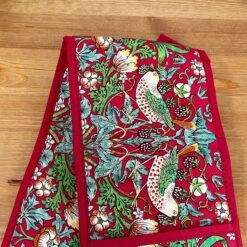 Darthome Limited William Morris Strawberry Thief Tea Towel Oven Glove Set -Decor Garden Shop IMG E3275